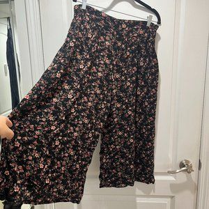 American Eagle Black Floral Wide Leg Pant